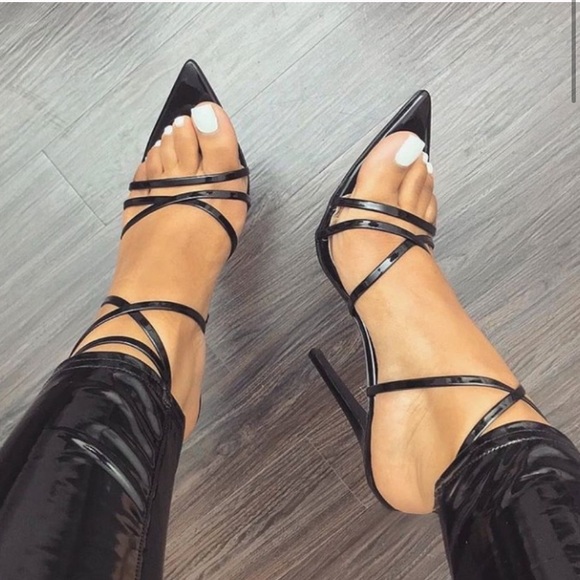 Baddie bae pointed toe black heels - Picture 3 of 8